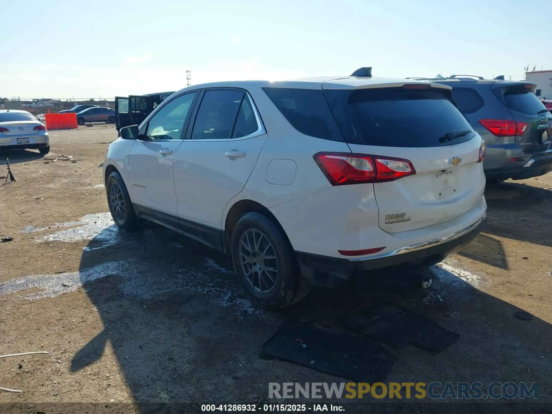 3 Photograph of a damaged car 3GNAXKEV8MS152582 CHEVROLET EQUINOX 2021