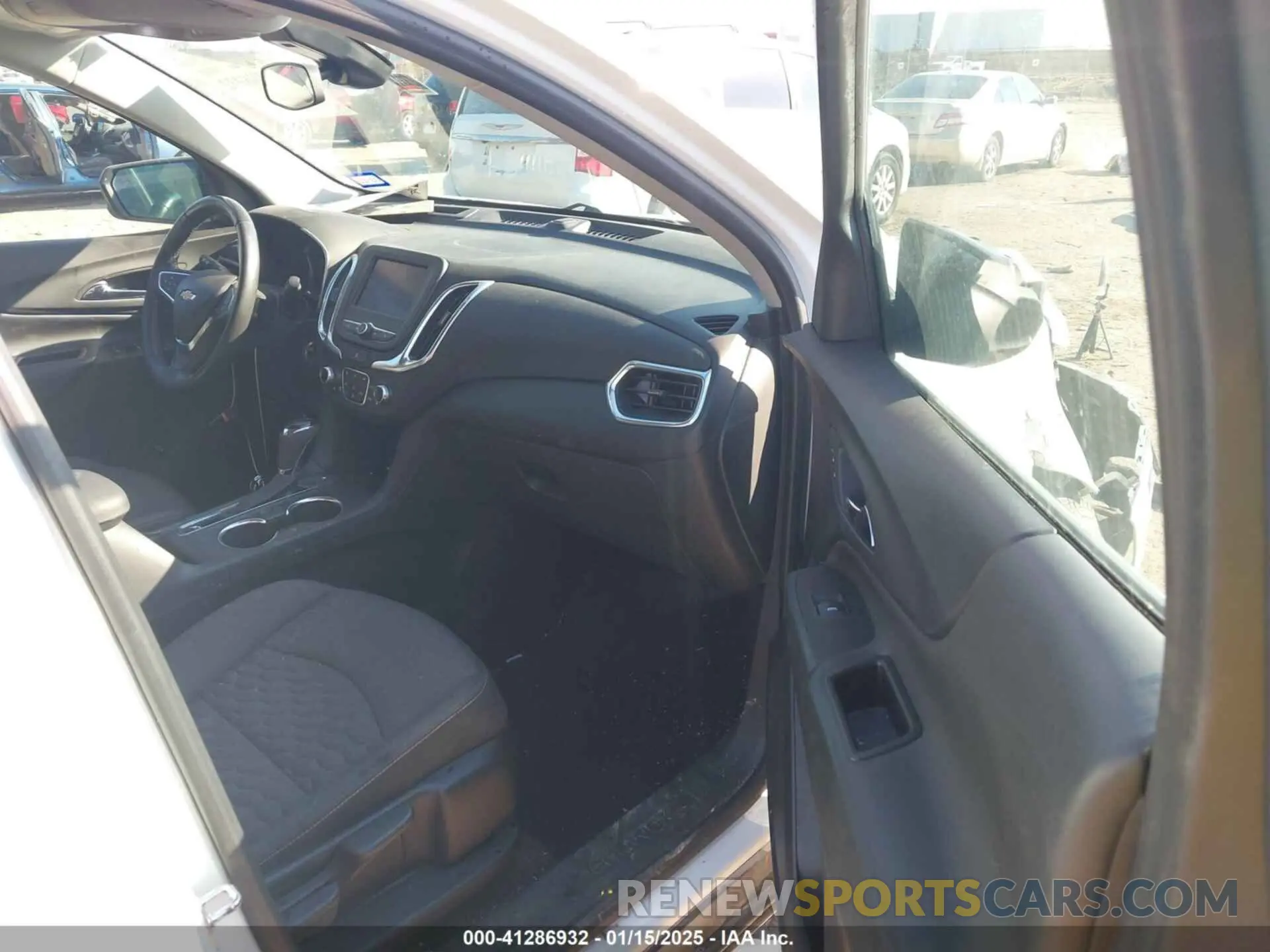 5 Photograph of a damaged car 3GNAXKEV8MS152582 CHEVROLET EQUINOX 2021