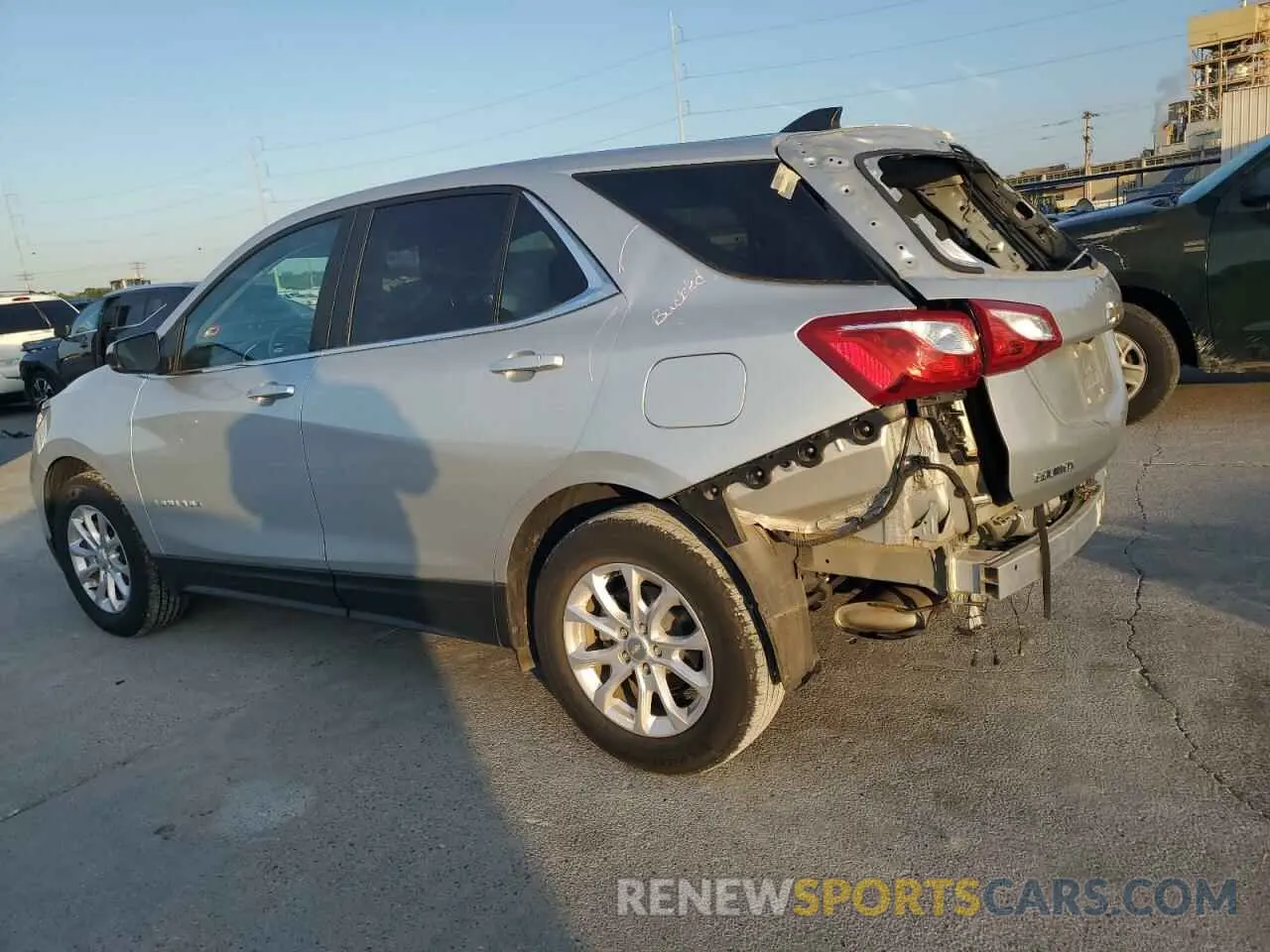 2 Photograph of a damaged car 3GNAXKEV8MS160858 CHEVROLET EQUINOX 2021