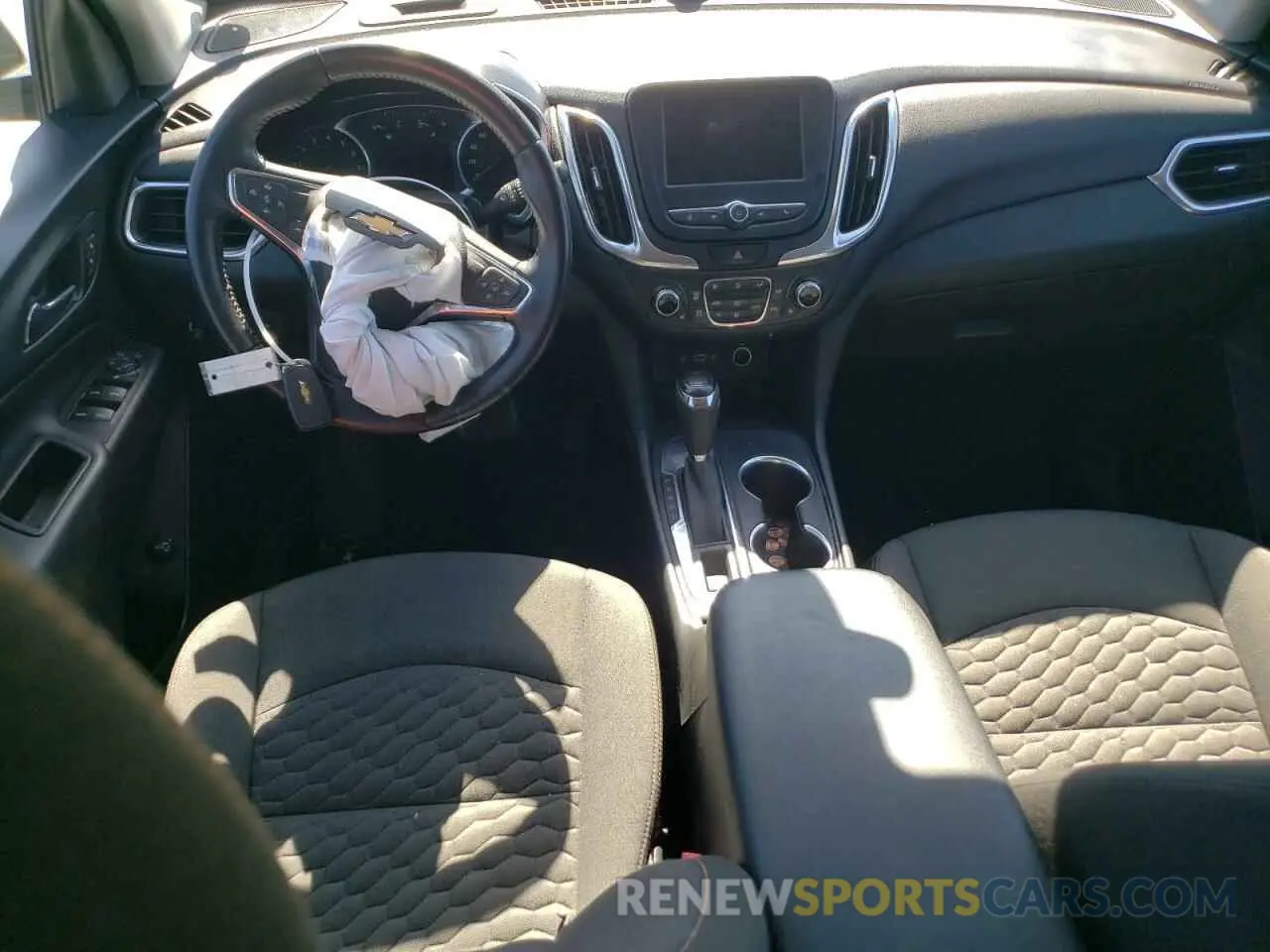 8 Photograph of a damaged car 3GNAXKEV9ML316982 CHEVROLET EQUINOX 2021