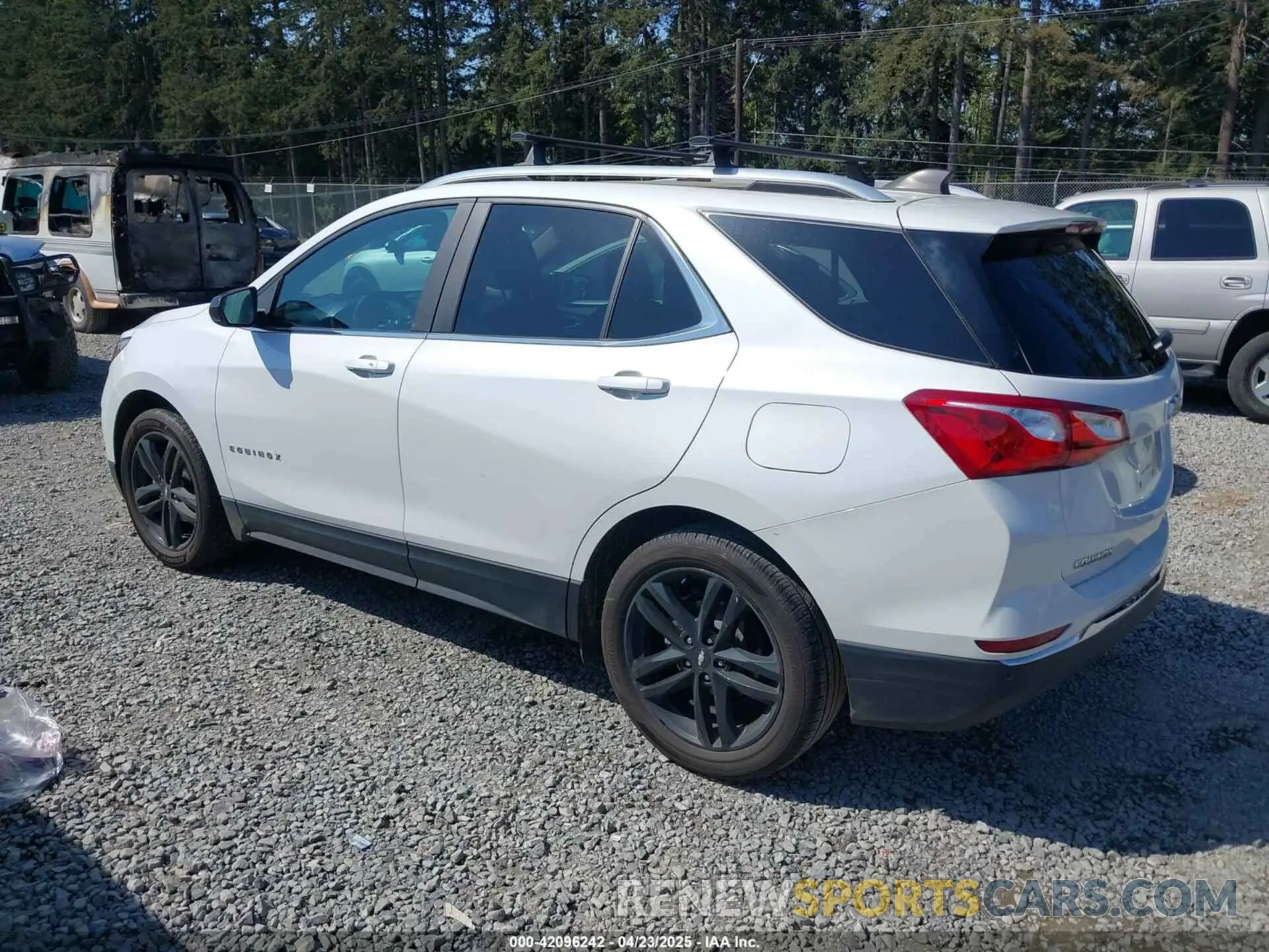 3 Photograph of a damaged car 3GNAXKEV9ML343504 CHEVROLET EQUINOX 2021