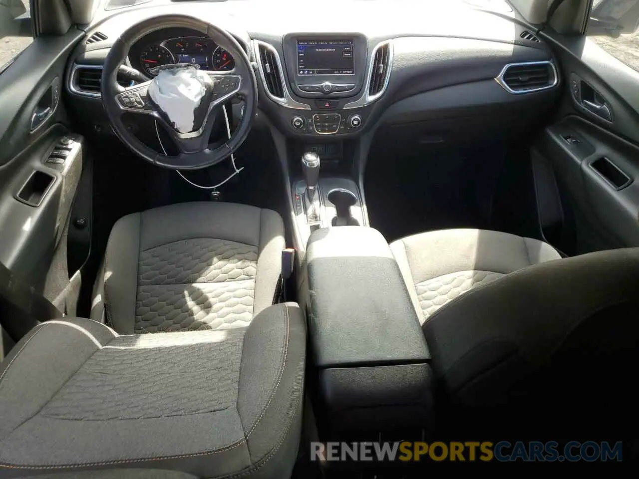 8 Photograph of a damaged car 3GNAXKEVXML343723 CHEVROLET EQUINOX 2021