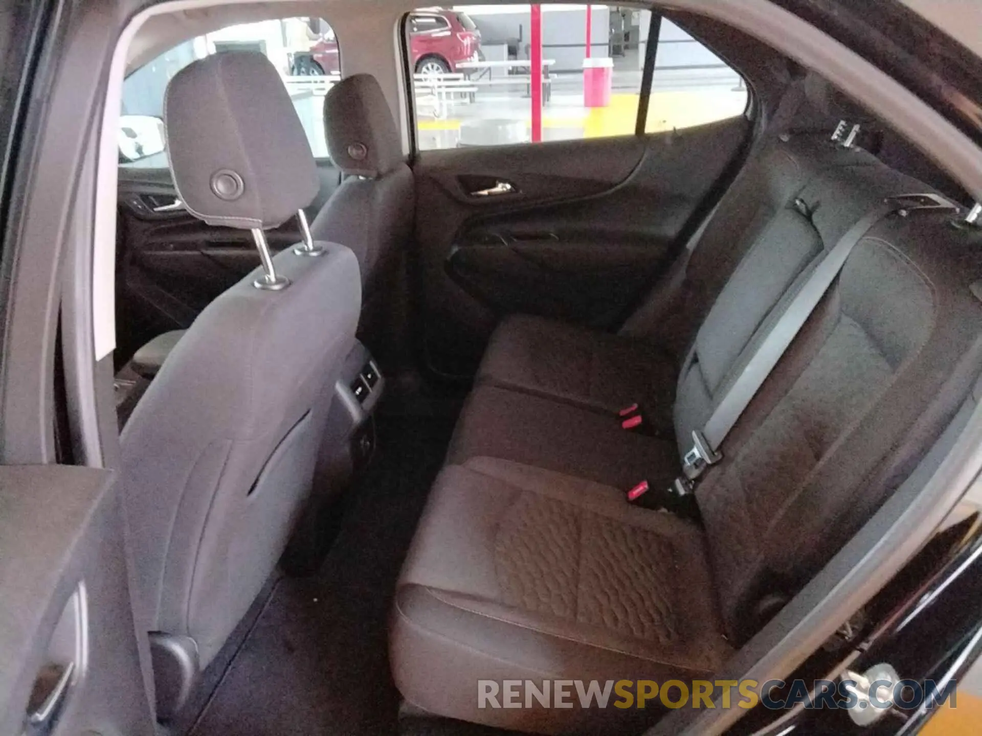 4 Photograph of a damaged car 3GNAXKEVXML398544 CHEVROLET EQUINOX 2021