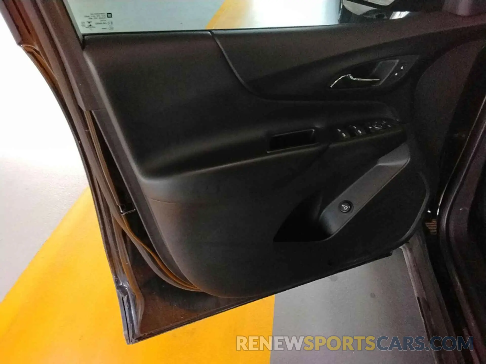 8 Photograph of a damaged car 3GNAXKEVXML398544 CHEVROLET EQUINOX 2021
