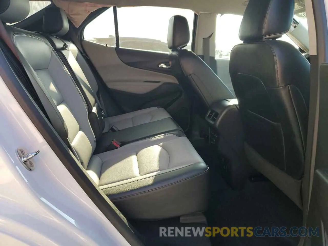 11 Photograph of a damaged car 3GNAXNEV4MS145582 CHEVROLET EQUINOX 2021