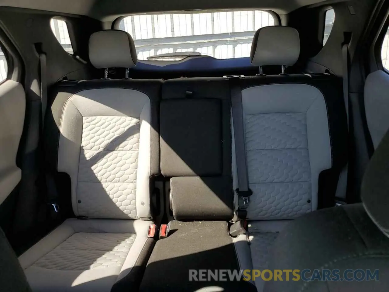 10 Photograph of a damaged car 3GNAXSEV0MS166170 CHEVROLET EQUINOX 2021