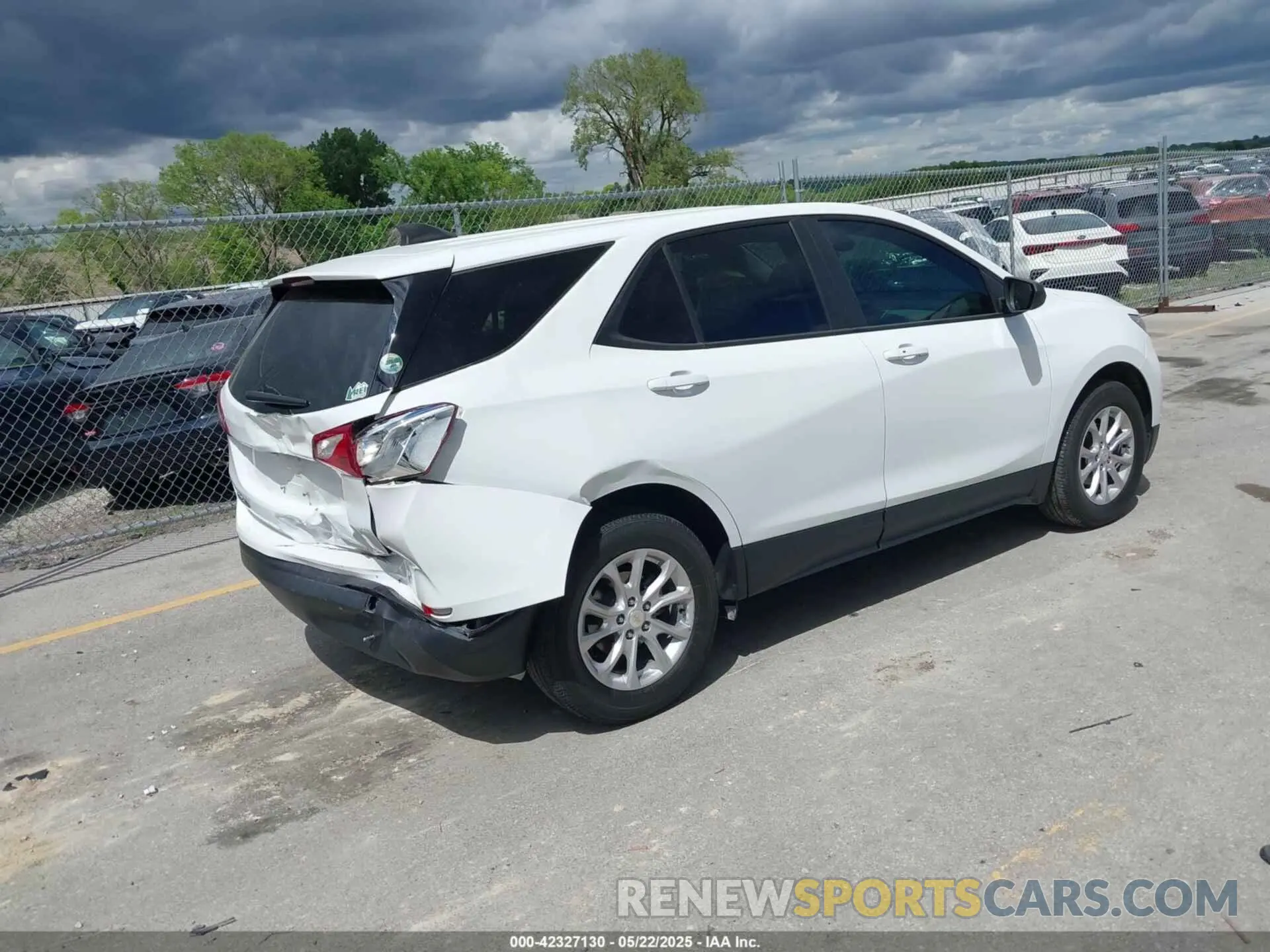 4 Photograph of a damaged car 3GNAXSEV2MS155493 CHEVROLET EQUINOX 2021