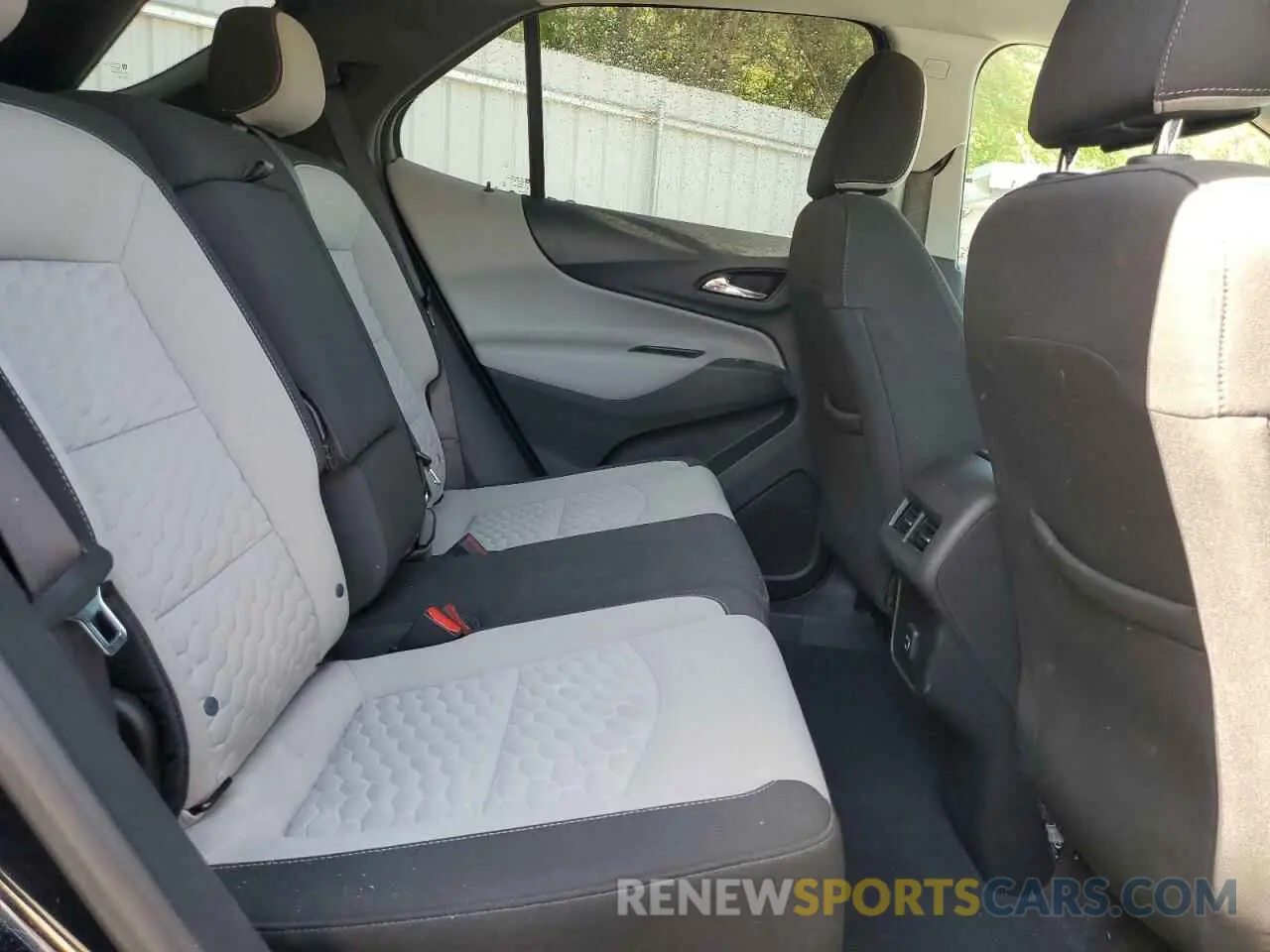 11 Photograph of a damaged car 3GNAXSEV3MS149458 CHEVROLET EQUINOX 2021