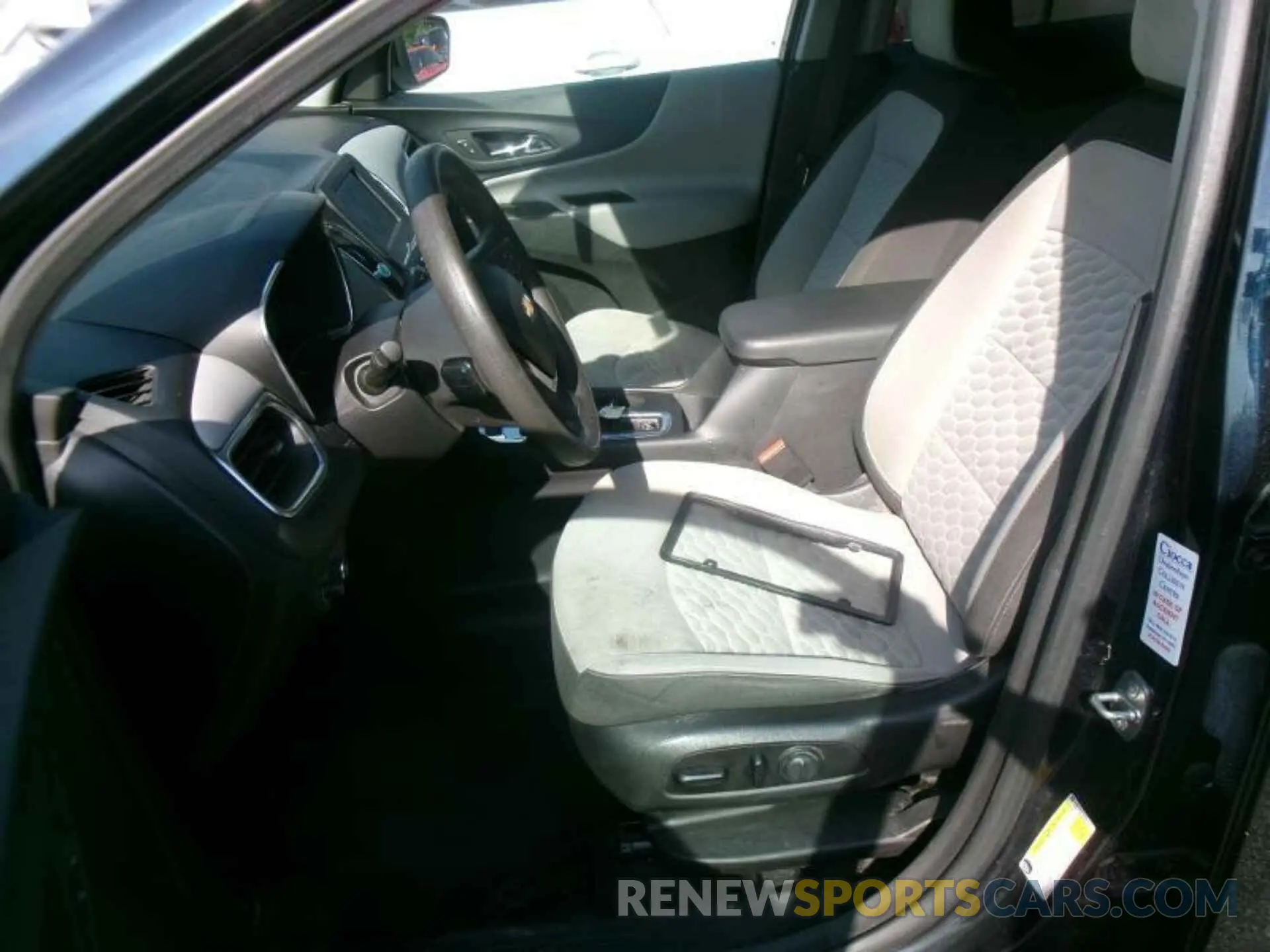 17 Photograph of a damaged car 3GNAXSEV5MS117871 CHEVROLET EQUINOX 2021