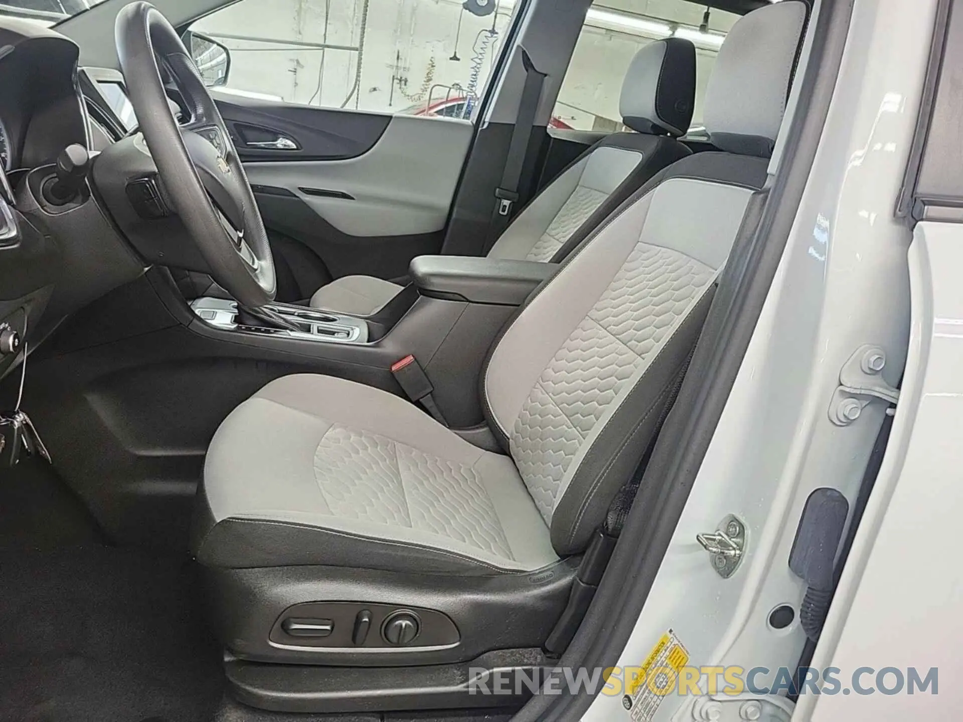 36 Photograph of a damaged car 3GNAXSEV5MS170327 CHEVROLET EQUINOX 2021
