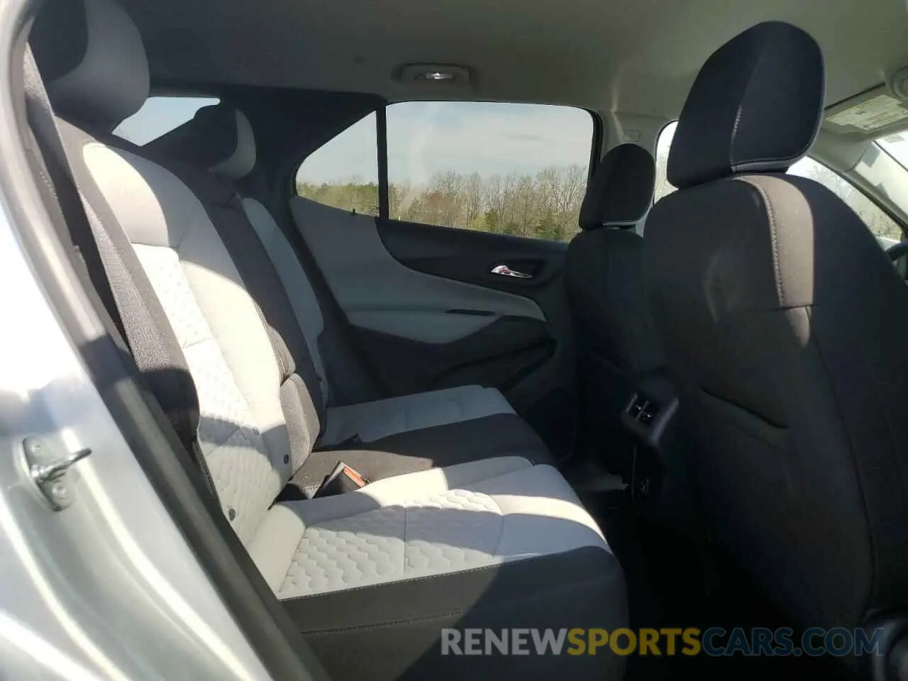 11 Photograph of a damaged car 3GNAXSEV9MS108381 CHEVROLET EQUINOX 2021