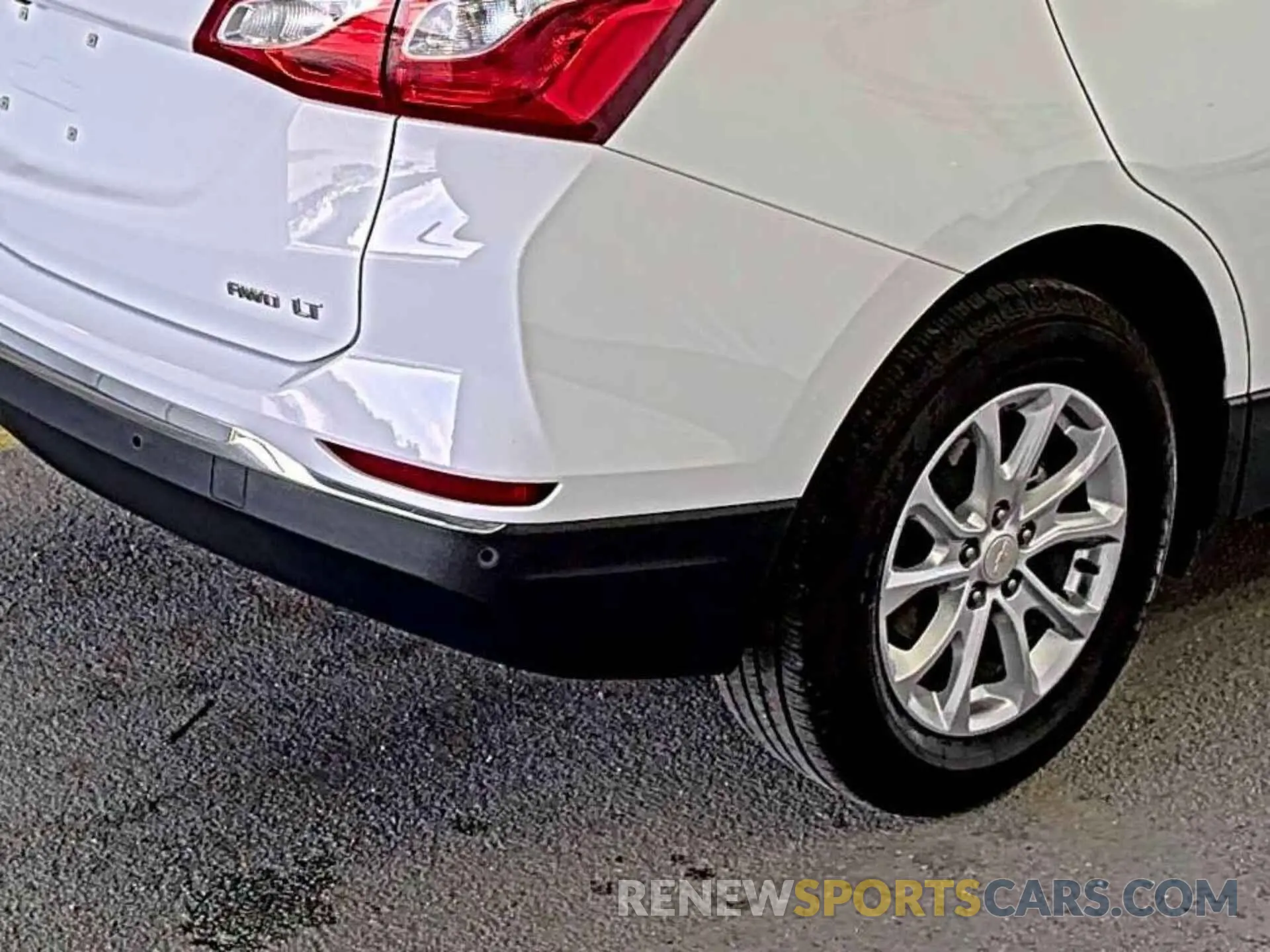 4 Photograph of a damaged car 3GNAXTEV1MS103794 CHEVROLET EQUINOX 2021