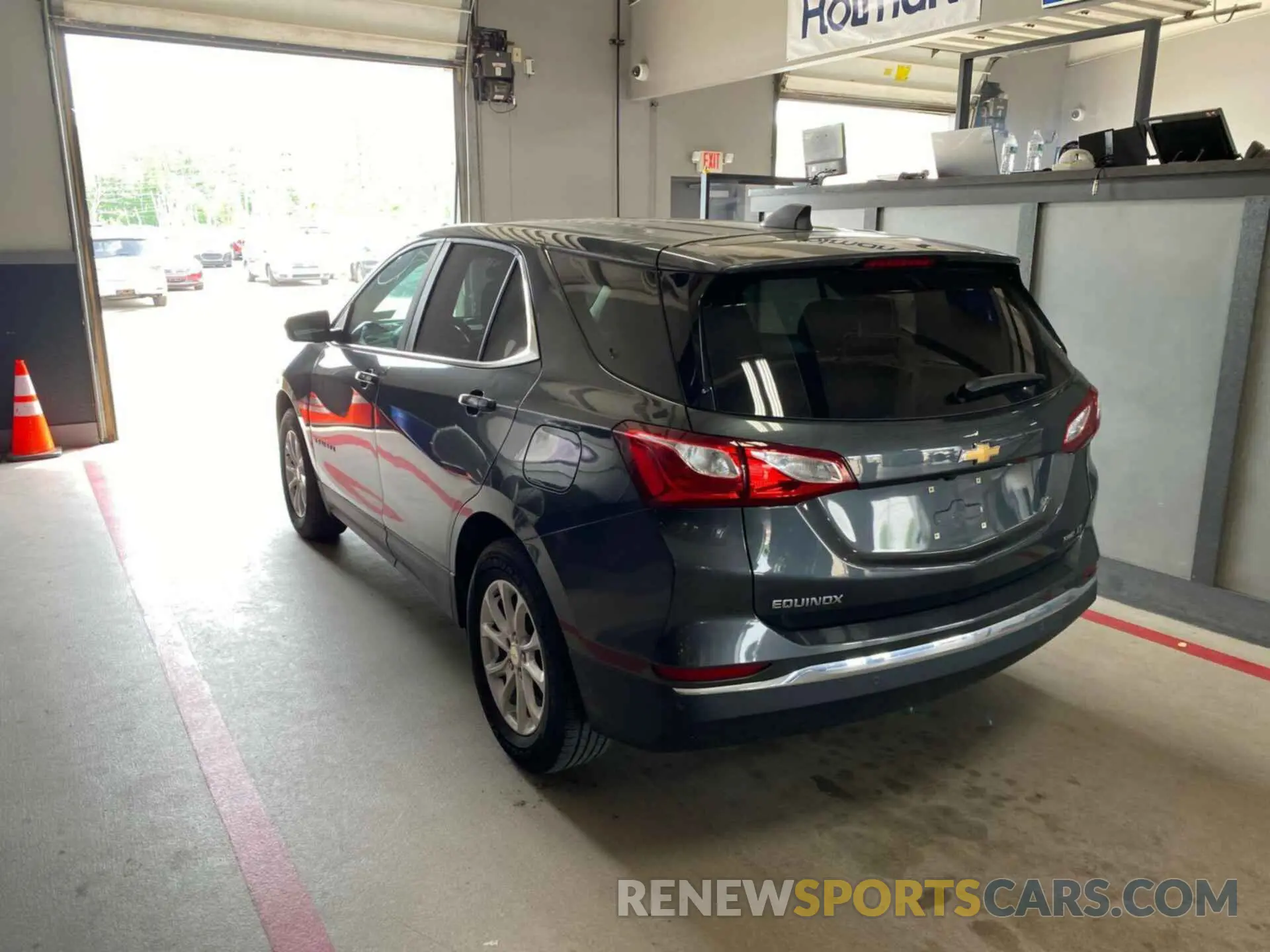 17 Photograph of a damaged car 3GNAXTEV2ML379556 CHEVROLET EQUINOX 2021