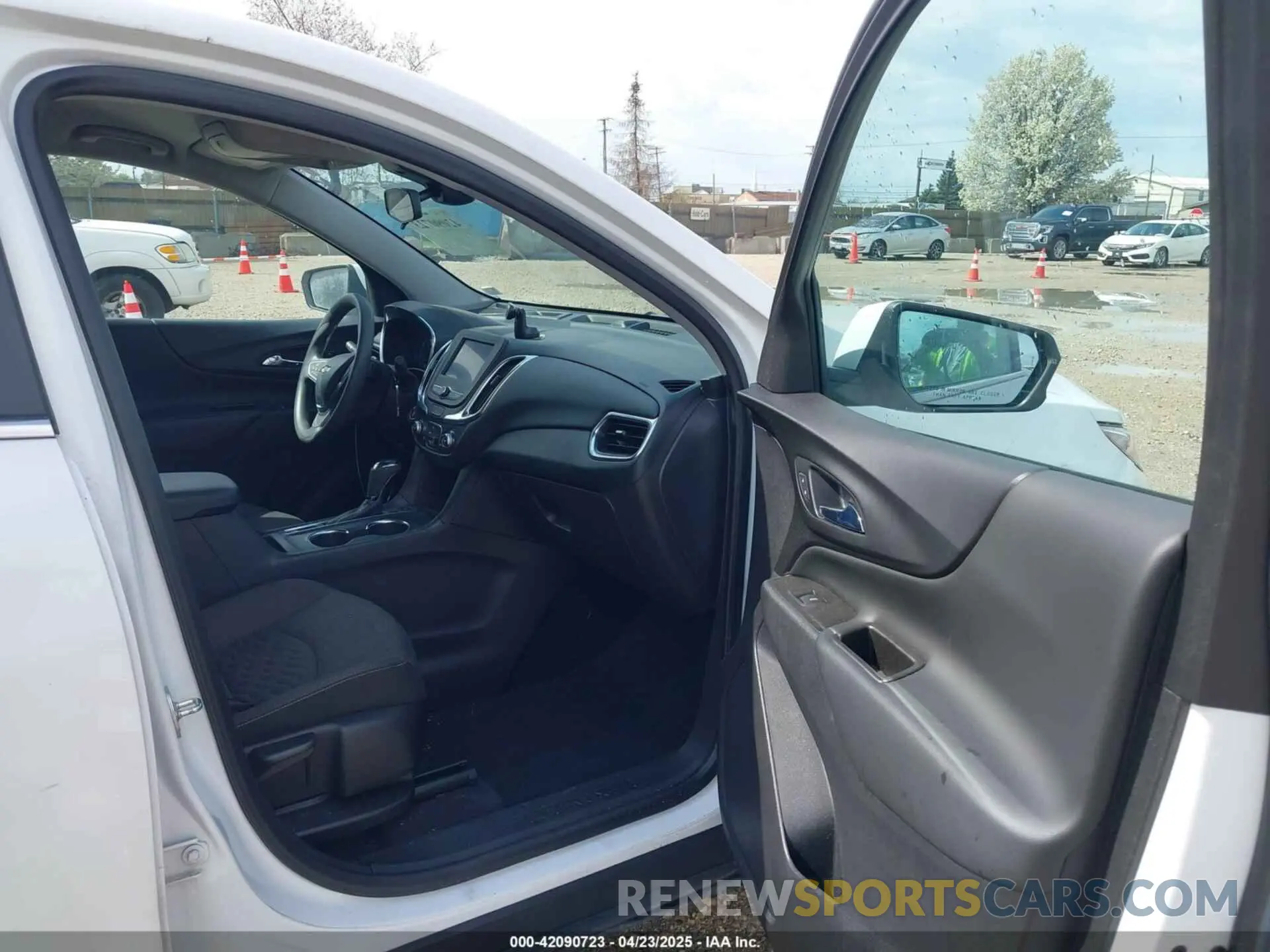 5 Photograph of a damaged car 3GNAXTEV2MS119115 CHEVROLET EQUINOX 2021