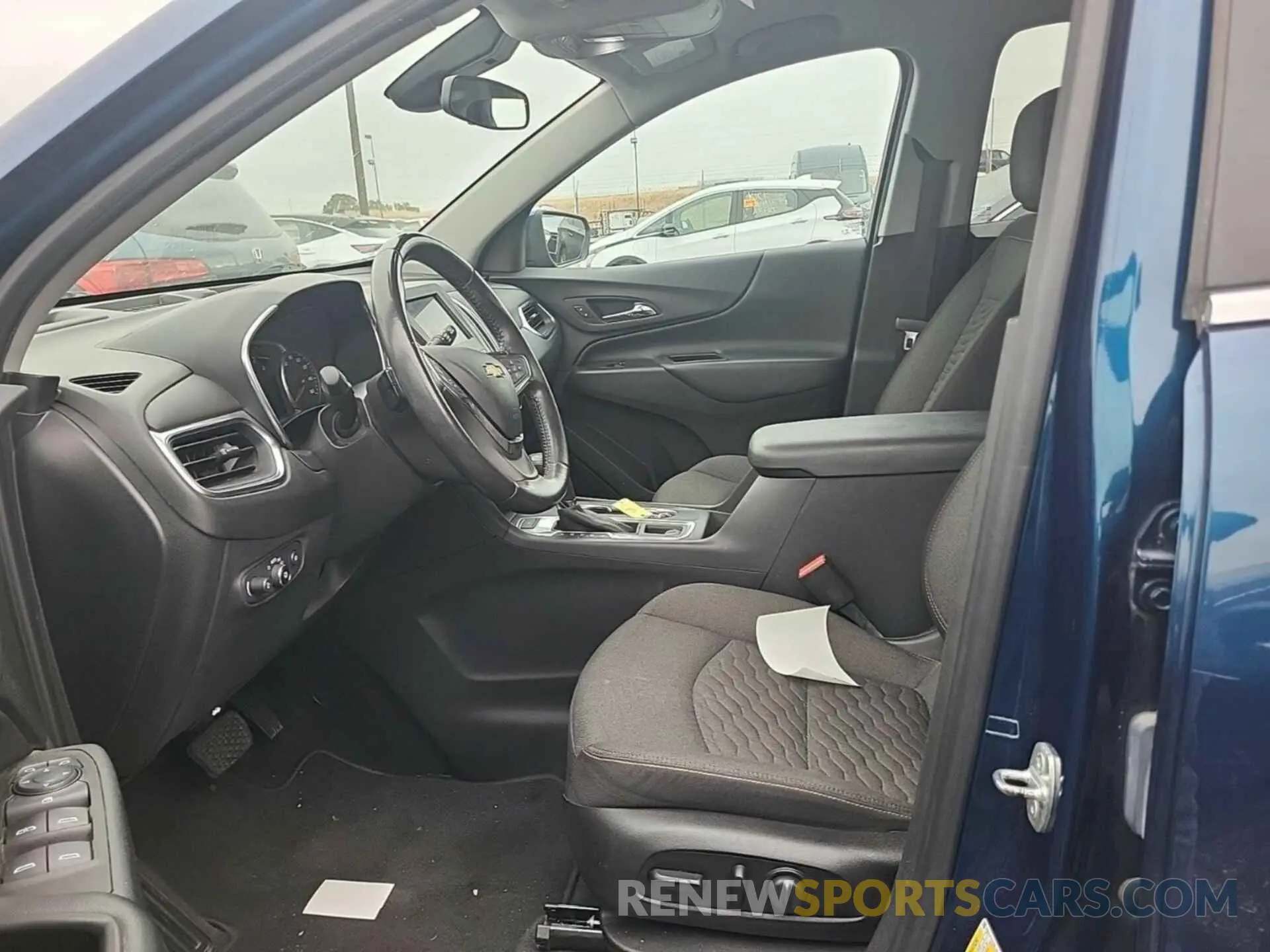 4 Photograph of a damaged car 3GNAXTEV3ML386810 CHEVROLET EQUINOX 2021