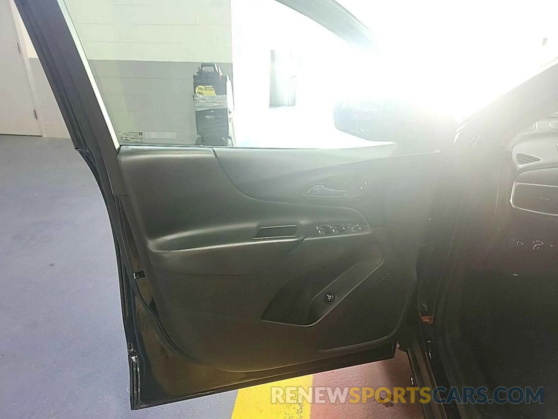 18 Photograph of a damaged car 3GNAXTEVXML379353 CHEVROLET EQUINOX 2021