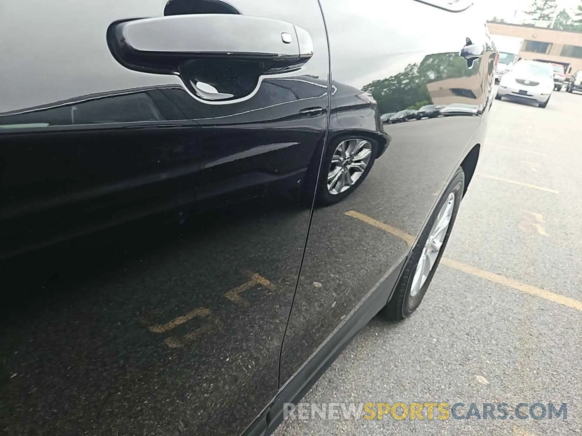 21 Photograph of a damaged car 3GNAXTEVXML379353 CHEVROLET EQUINOX 2021