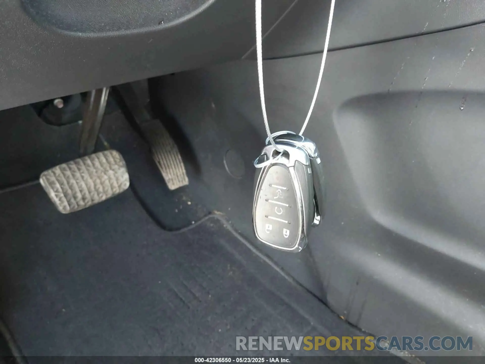 11 Photograph of a damaged car 3GNAXUEV0ML345556 CHEVROLET EQUINOX 2021
