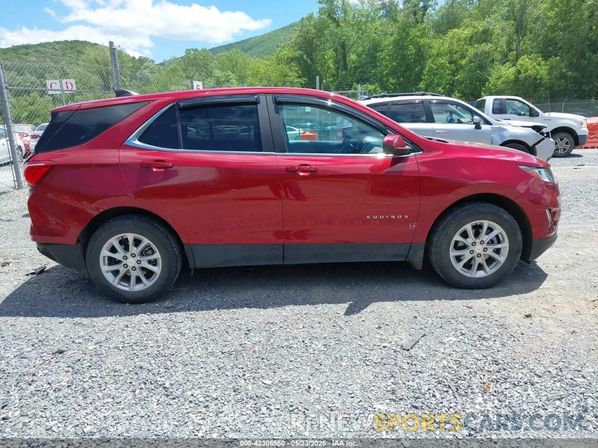 13 Photograph of a damaged car 3GNAXUEV0ML345556 CHEVROLET EQUINOX 2021