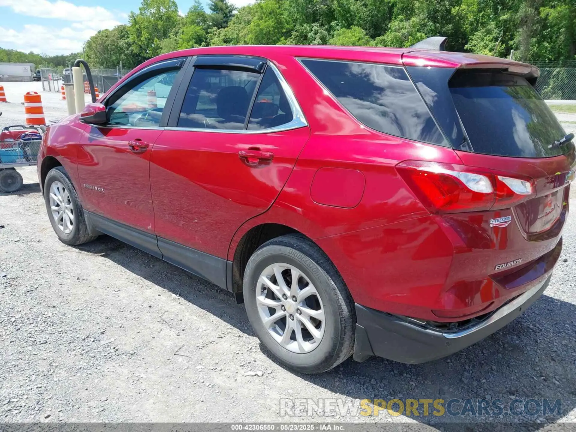 3 Photograph of a damaged car 3GNAXUEV0ML345556 CHEVROLET EQUINOX 2021