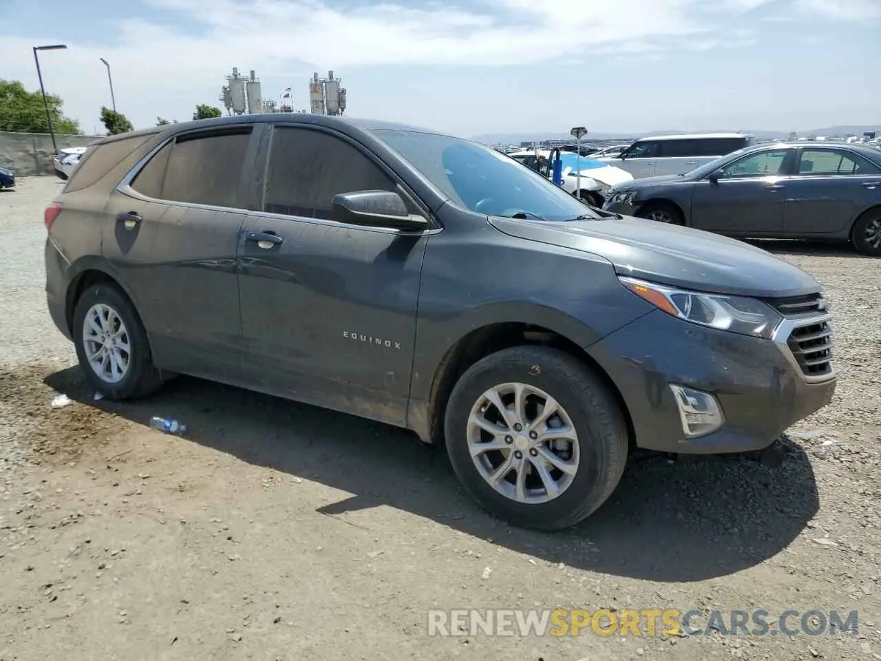 4 Photograph of a damaged car 3GNAXUEV0ML380064 CHEVROLET EQUINOX 2021