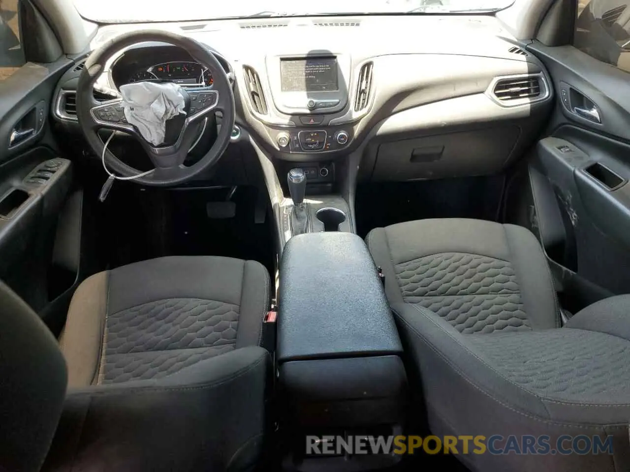 8 Photograph of a damaged car 3GNAXUEV0ML380064 CHEVROLET EQUINOX 2021