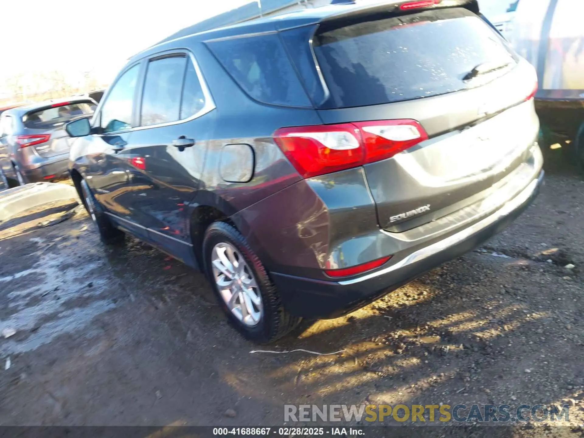 3 Photograph of a damaged car 3GNAXUEV0ML389301 CHEVROLET EQUINOX 2021
