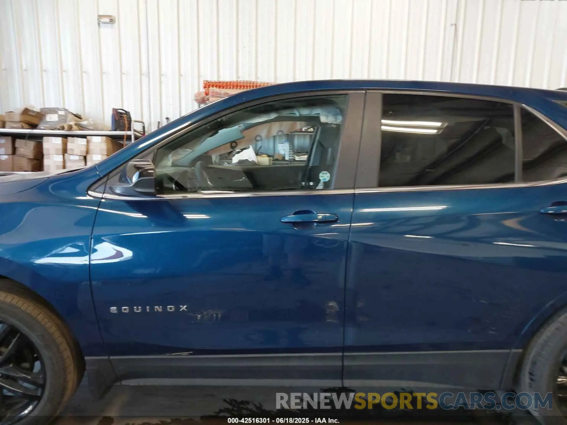 14 Photograph of a damaged car 3GNAXUEV0ML403245 CHEVROLET EQUINOX 2021