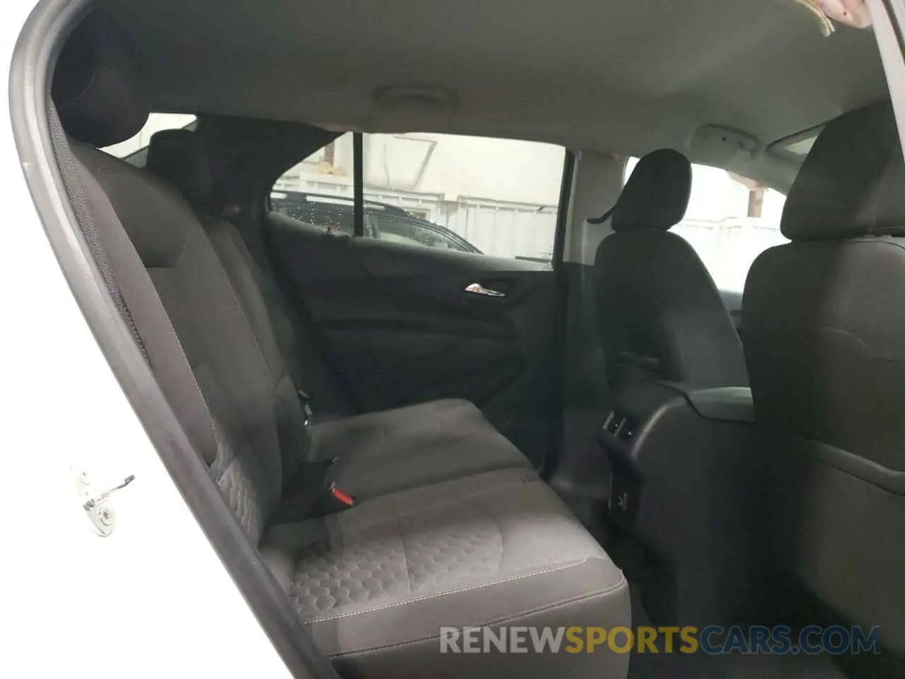 11 Photograph of a damaged car 3GNAXUEV0MS157724 CHEVROLET EQUINOX 2021