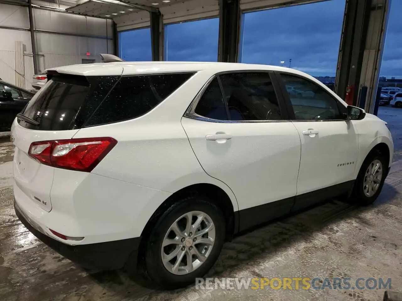 3 Photograph of a damaged car 3GNAXUEV1MS111951 CHEVROLET EQUINOX 2021