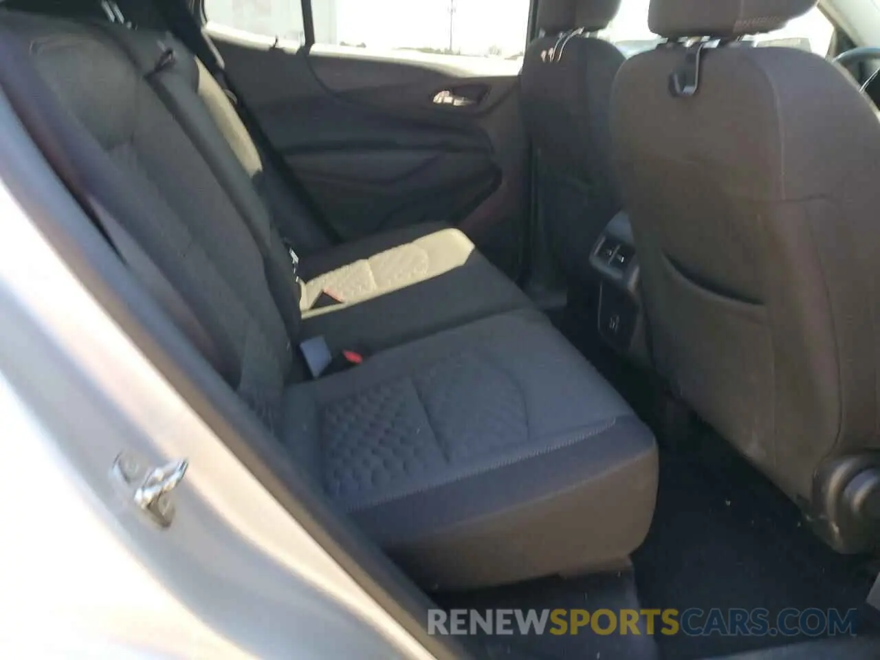 11 Photograph of a damaged car 3GNAXUEV1MS157456 CHEVROLET EQUINOX 2021