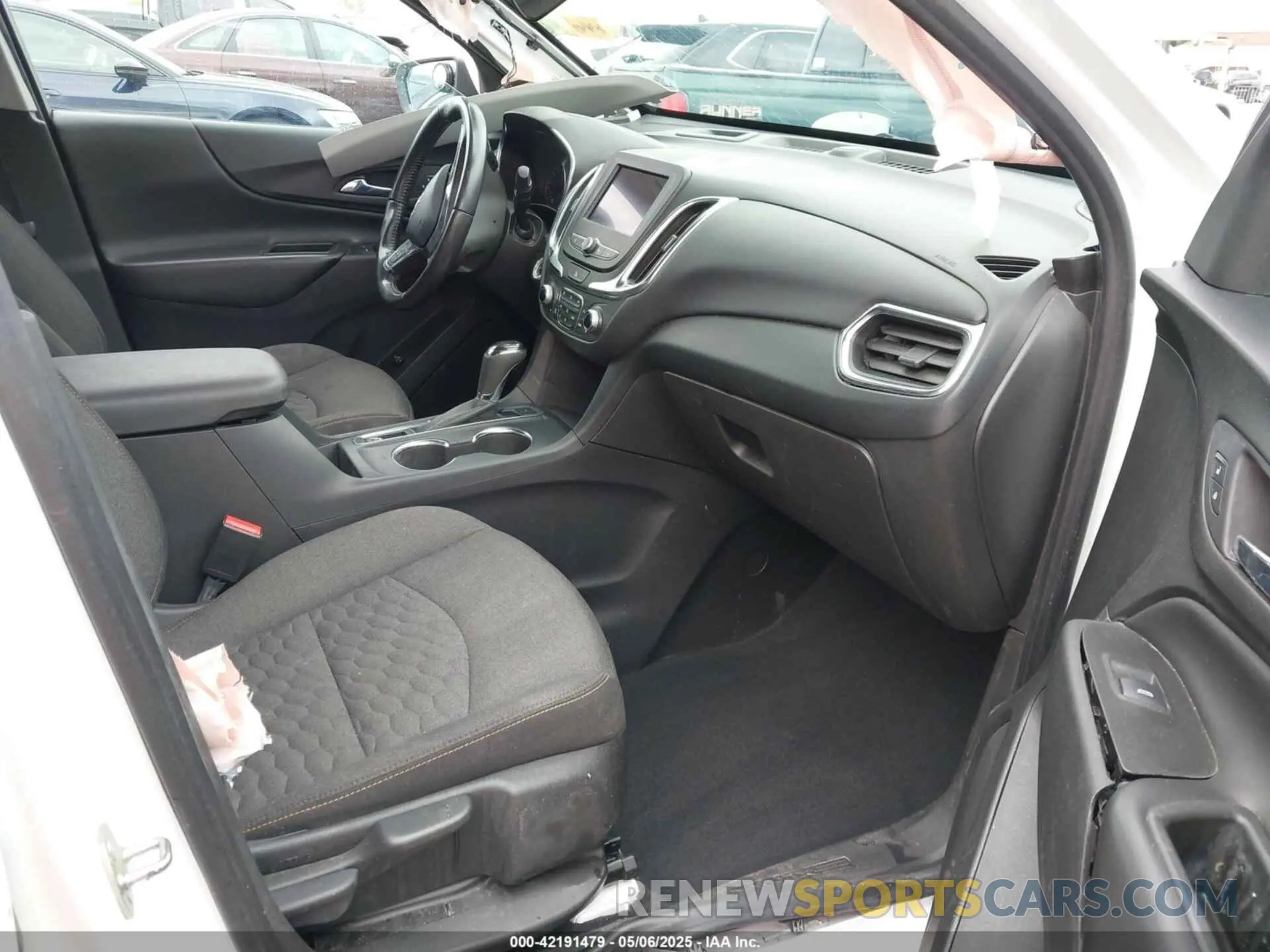 5 Photograph of a damaged car 3GNAXUEV1MS176153 CHEVROLET EQUINOX 2021