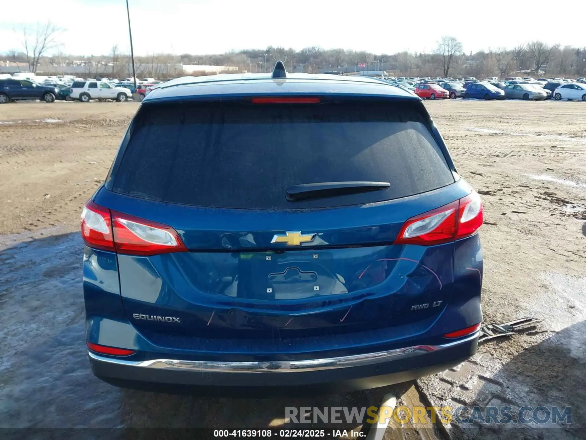 17 Photograph of a damaged car 3GNAXUEV2ML354887 CHEVROLET EQUINOX 2021