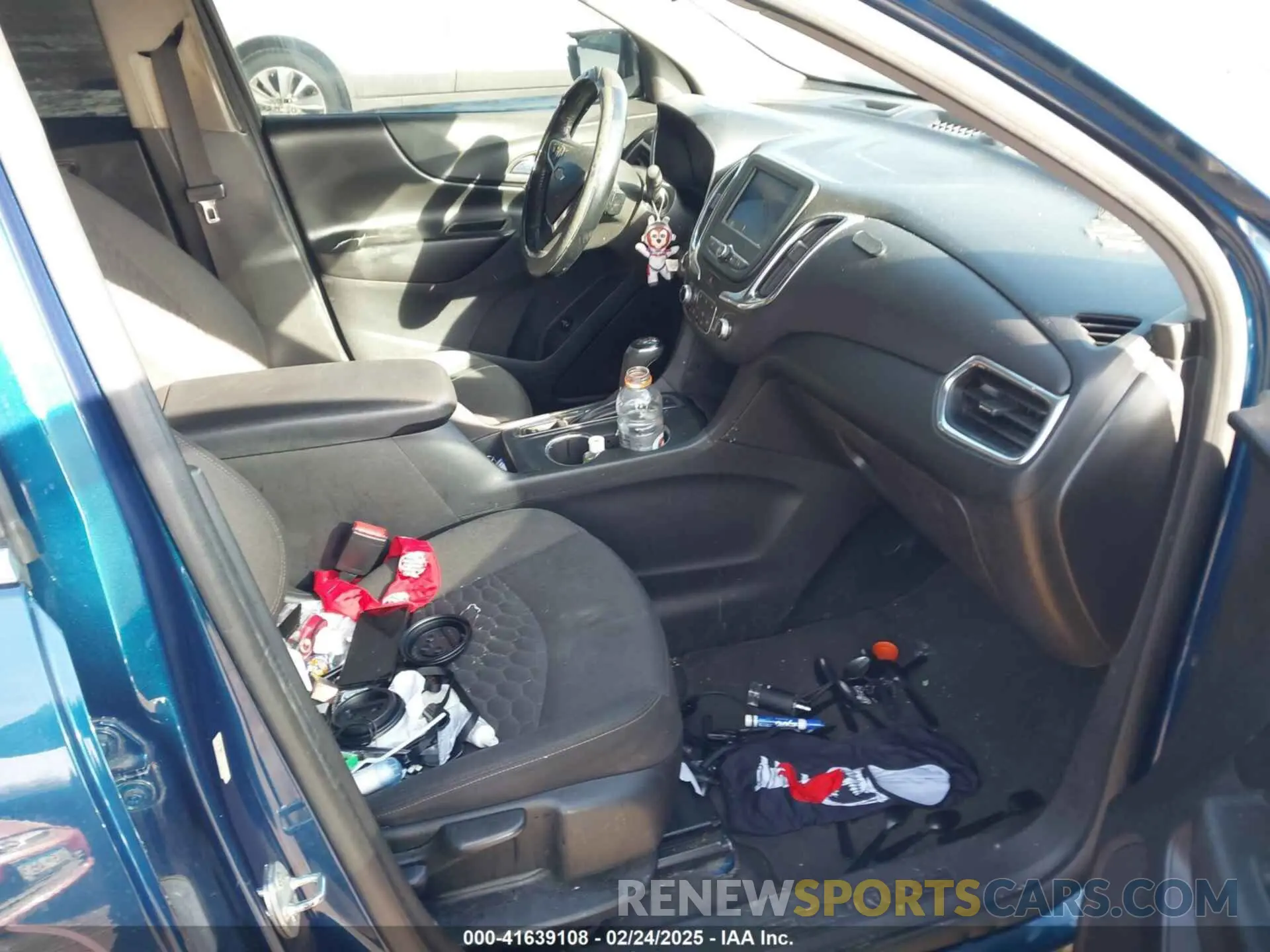 5 Photograph of a damaged car 3GNAXUEV2ML354887 CHEVROLET EQUINOX 2021