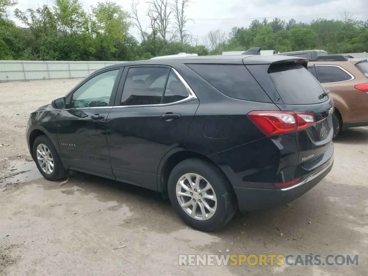 2 Photograph of a damaged car 3GNAXUEV2ML368045 CHEVROLET EQUINOX 2021