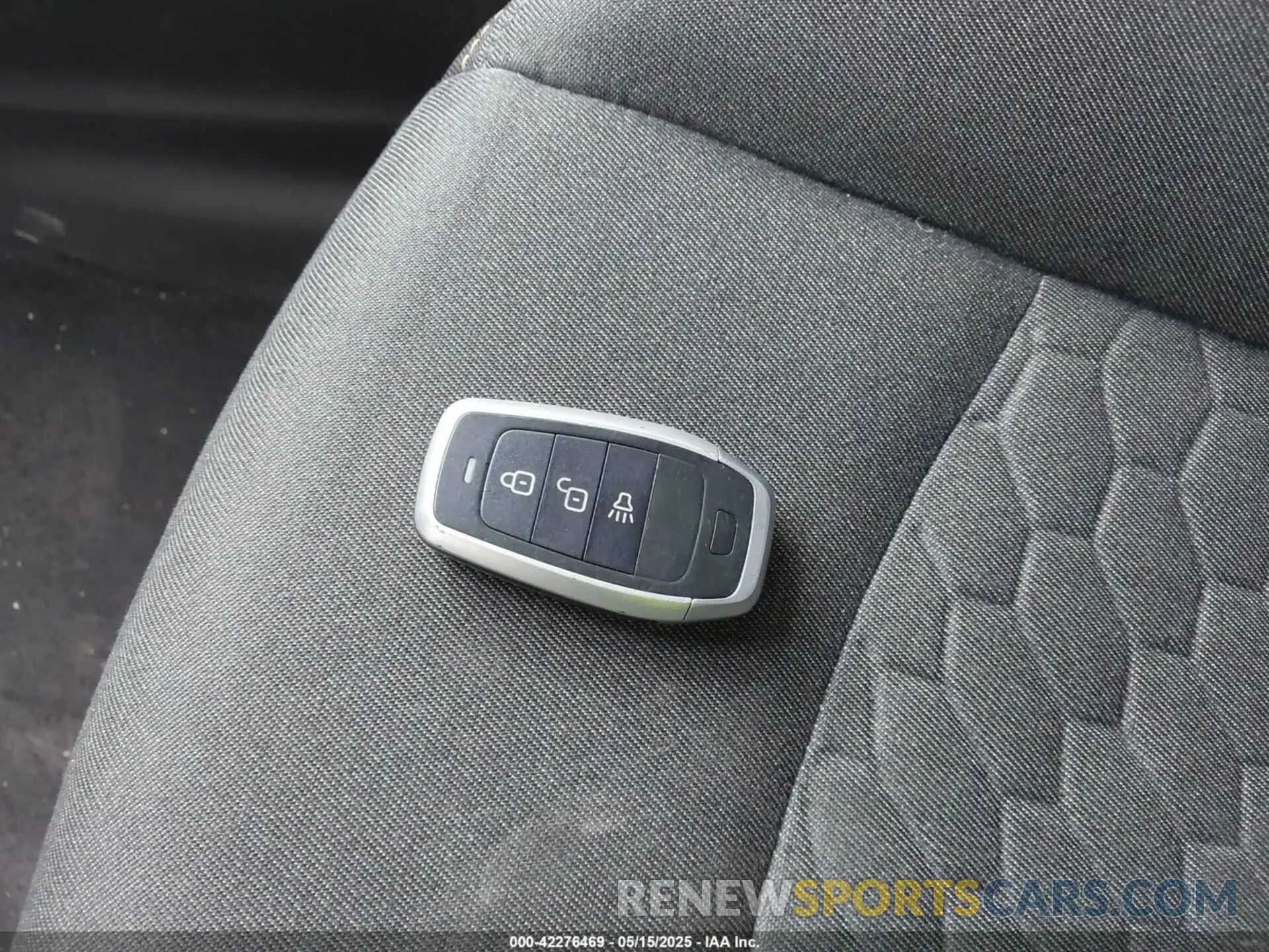 11 Photograph of a damaged car 3GNAXUEV2ML385900 CHEVROLET EQUINOX 2021