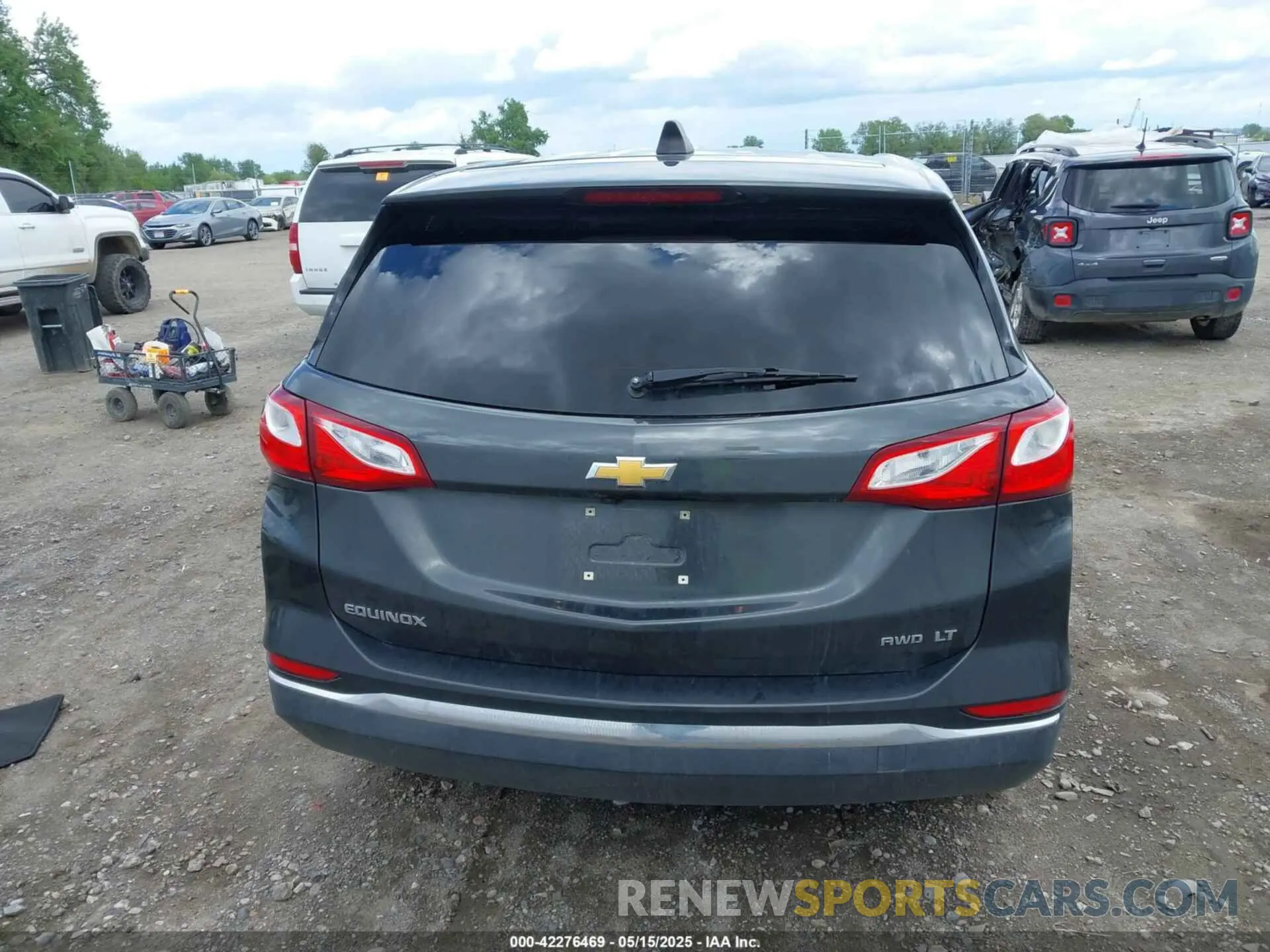 16 Photograph of a damaged car 3GNAXUEV2ML385900 CHEVROLET EQUINOX 2021