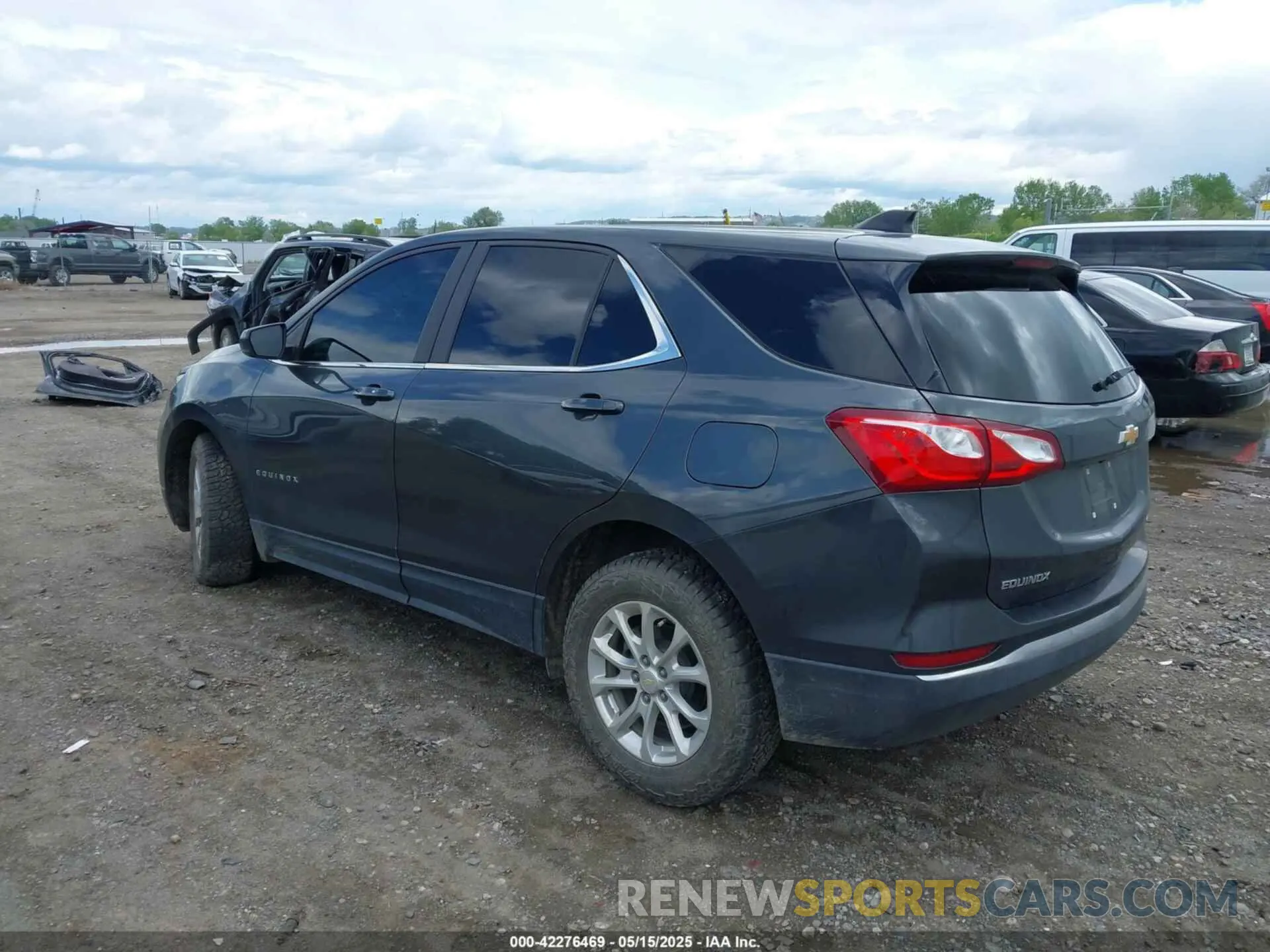 3 Photograph of a damaged car 3GNAXUEV2ML385900 CHEVROLET EQUINOX 2021