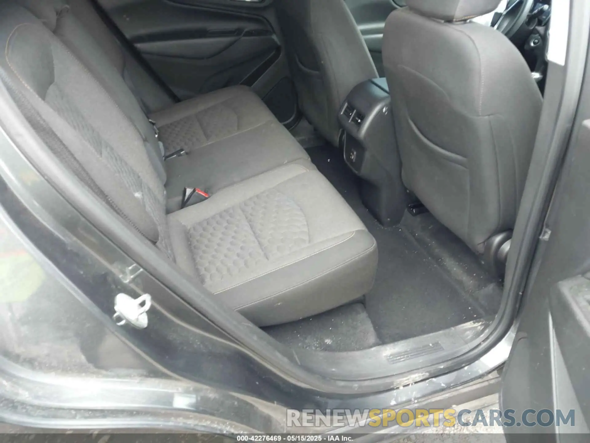 8 Photograph of a damaged car 3GNAXUEV2ML385900 CHEVROLET EQUINOX 2021