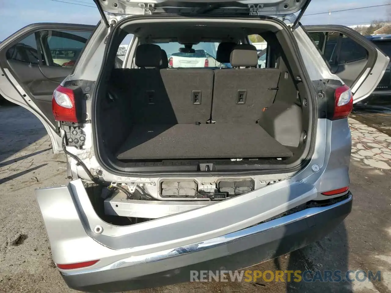 13 Photograph of a damaged car 3GNAXUEV2MS103924 CHEVROLET EQUINOX 2021