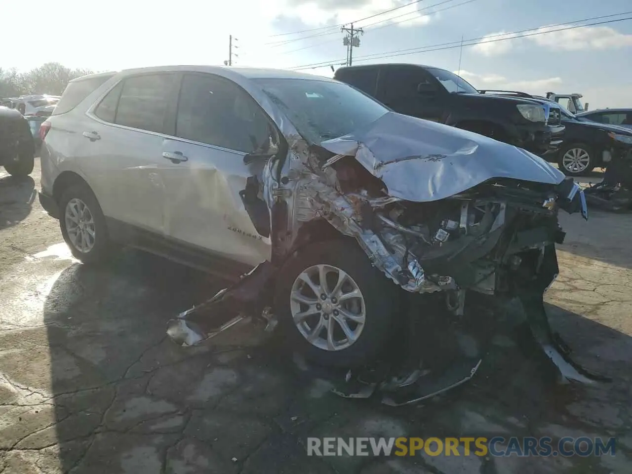 4 Photograph of a damaged car 3GNAXUEV2MS103924 CHEVROLET EQUINOX 2021