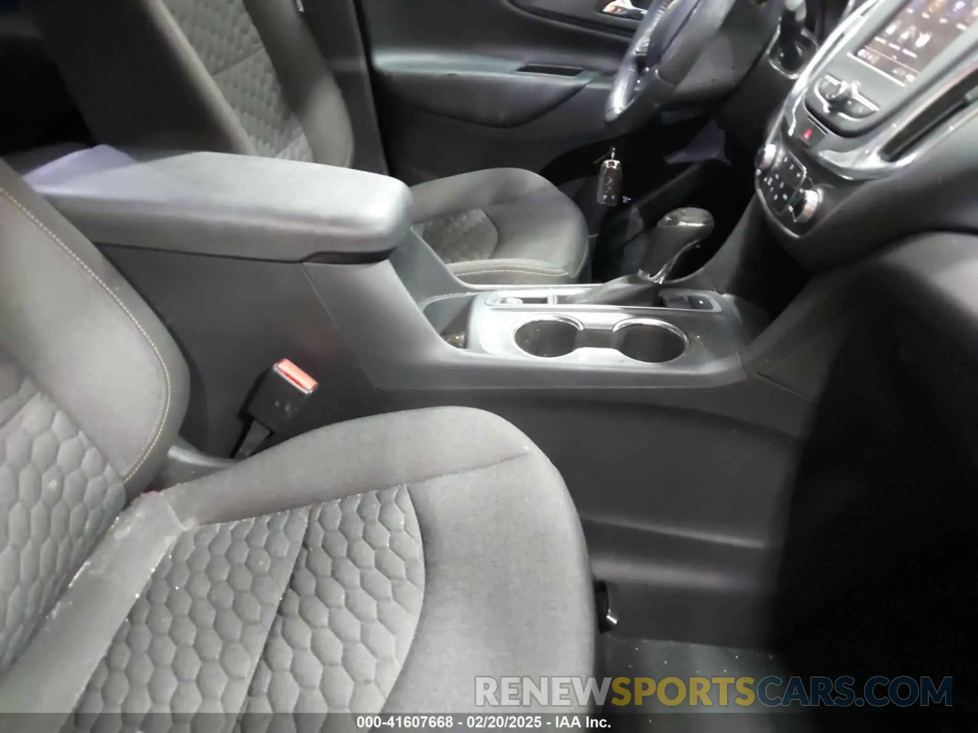 5 Photograph of a damaged car 3GNAXUEV2MS136079 CHEVROLET EQUINOX 2021
