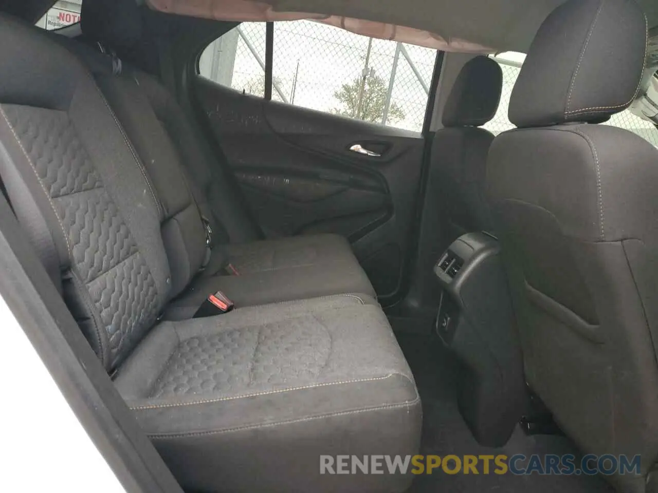 11 Photograph of a damaged car 3GNAXUEV2MS152413 CHEVROLET EQUINOX 2021