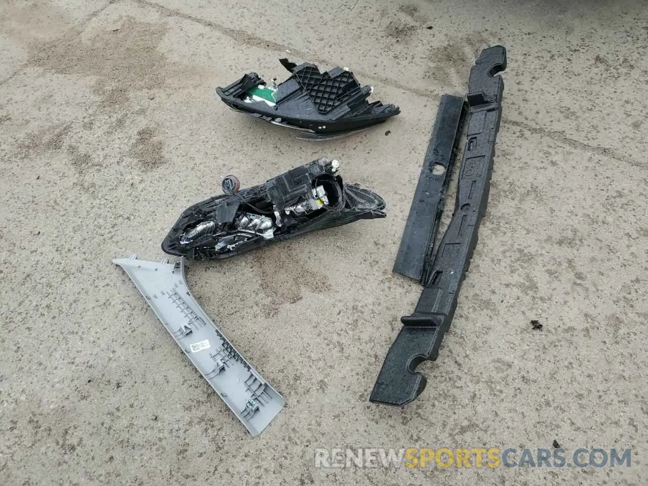 13 Photograph of a damaged car 3GNAXUEV2MS152413 CHEVROLET EQUINOX 2021