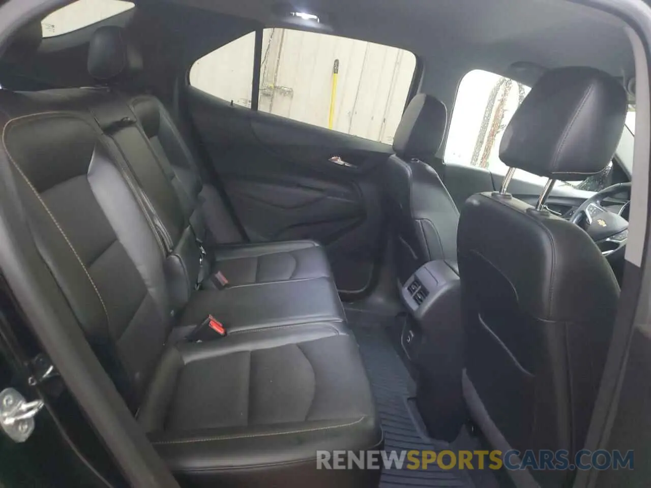 11 Photograph of a damaged car 3GNAXUEV3ML307822 CHEVROLET EQUINOX 2021