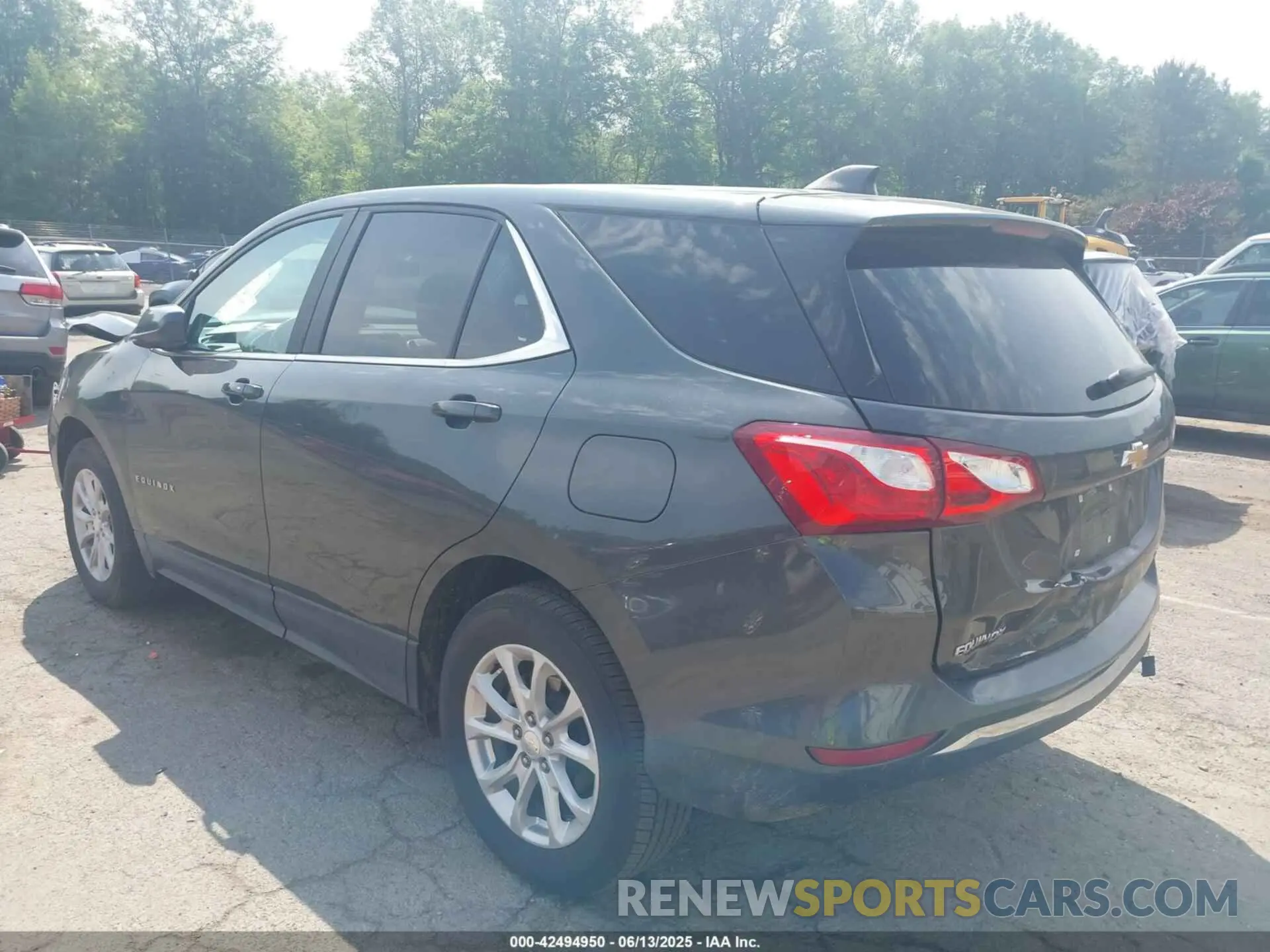 3 Photograph of a damaged car 3GNAXUEV3ML379622 CHEVROLET EQUINOX 2021