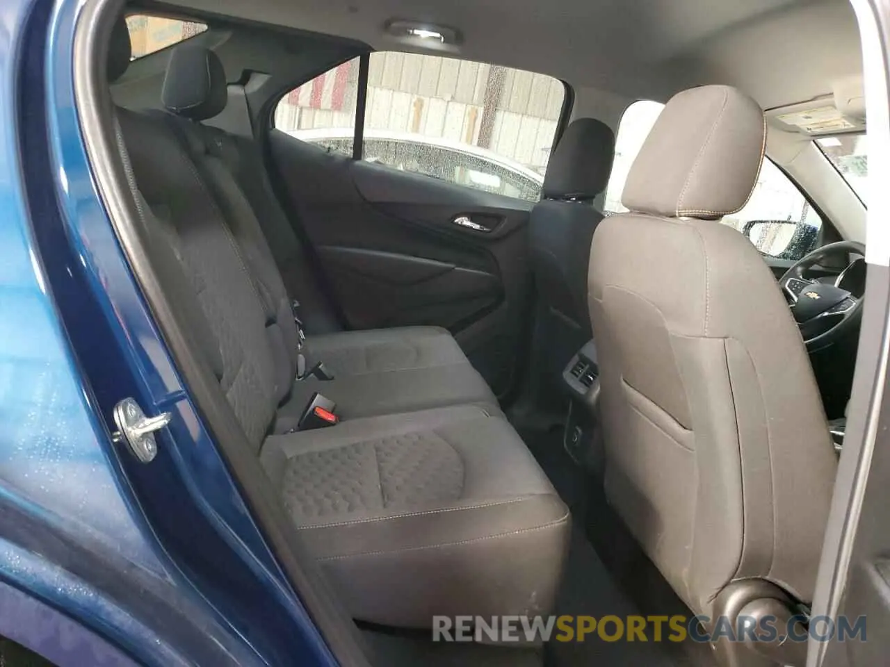 11 Photograph of a damaged car 3GNAXUEV3ML383136 CHEVROLET EQUINOX 2021