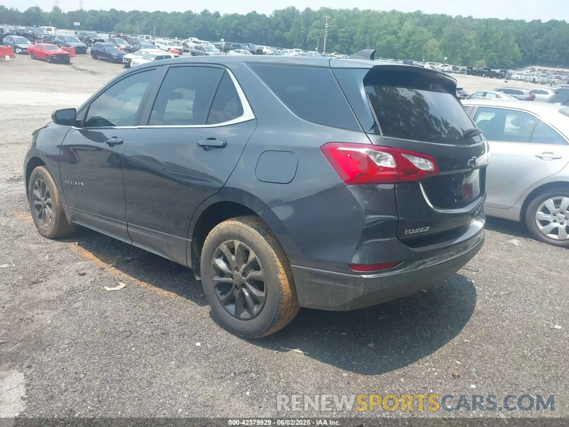 3 Photograph of a damaged car 3GNAXUEV3ML385940 CHEVROLET EQUINOX 2021