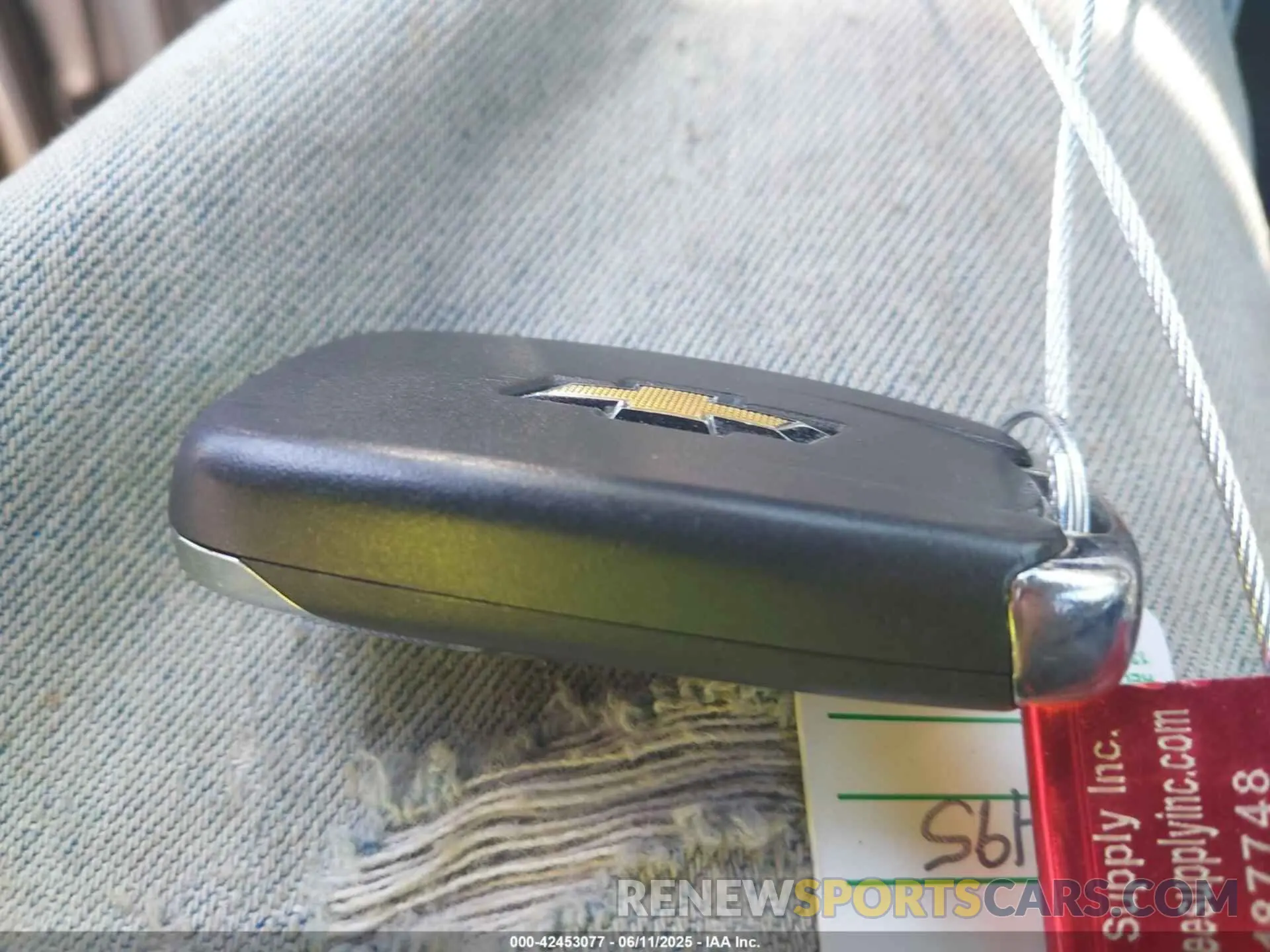 11 Photograph of a damaged car 3GNAXUEV3ML400033 CHEVROLET EQUINOX 2021
