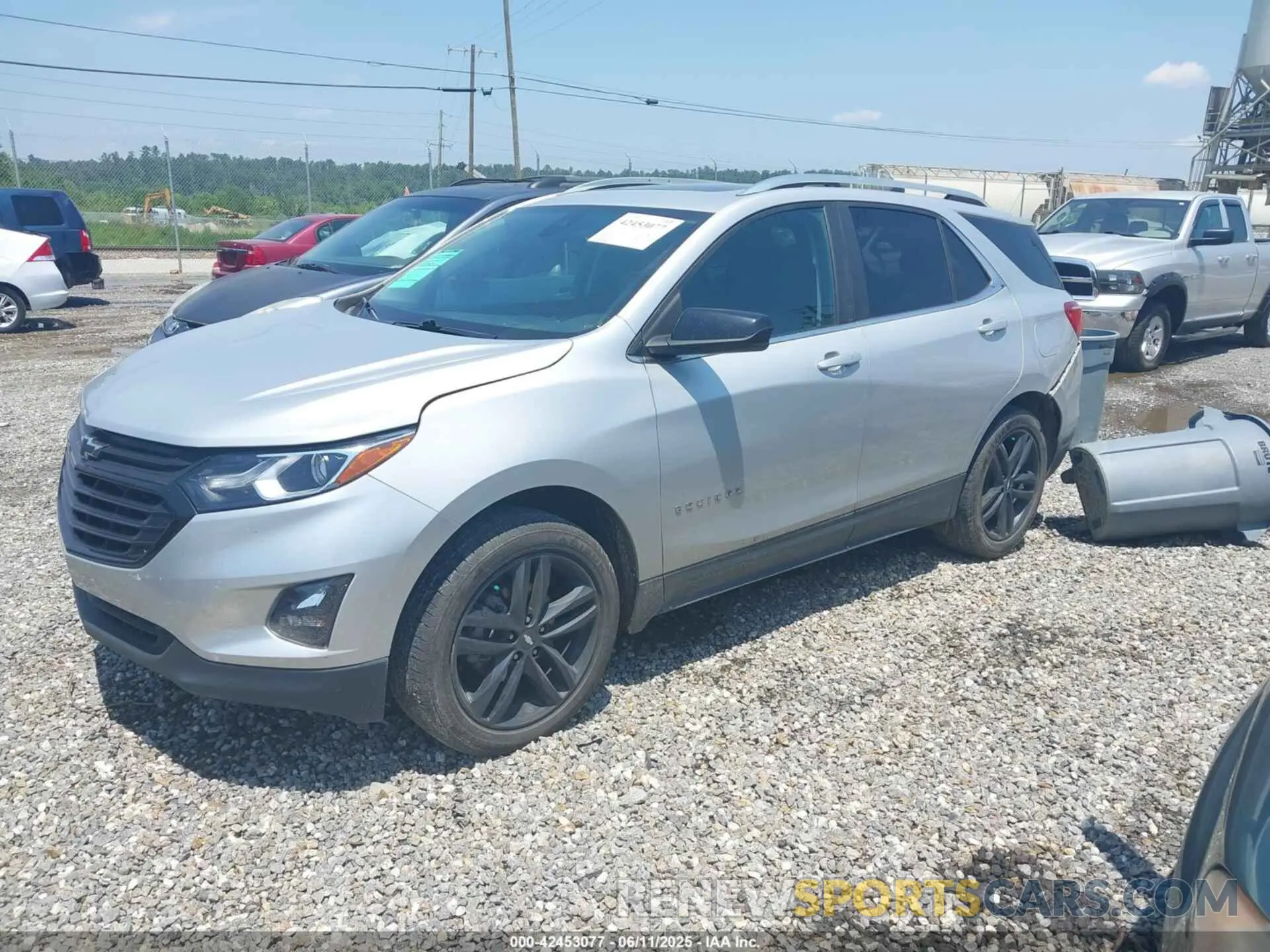 2 Photograph of a damaged car 3GNAXUEV3ML400033 CHEVROLET EQUINOX 2021